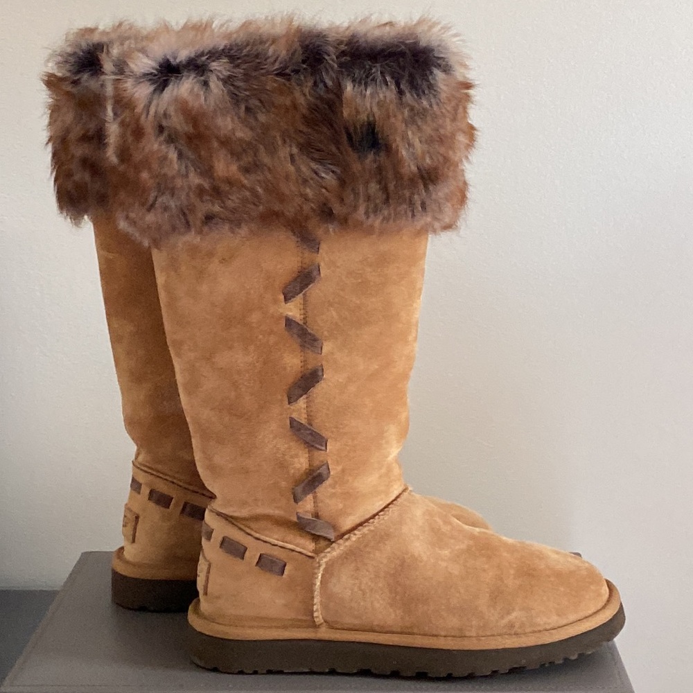 UGG Rosana Suede & Shearling Knee Boots. Size: 6. Color: Chestnut.